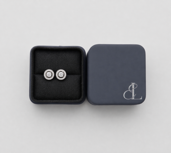 1 ct. Signature Halo Earrings White gold (2 pieces) You Can Wear Earrings Just Studs, Stud + Hallo. Halo is removable.